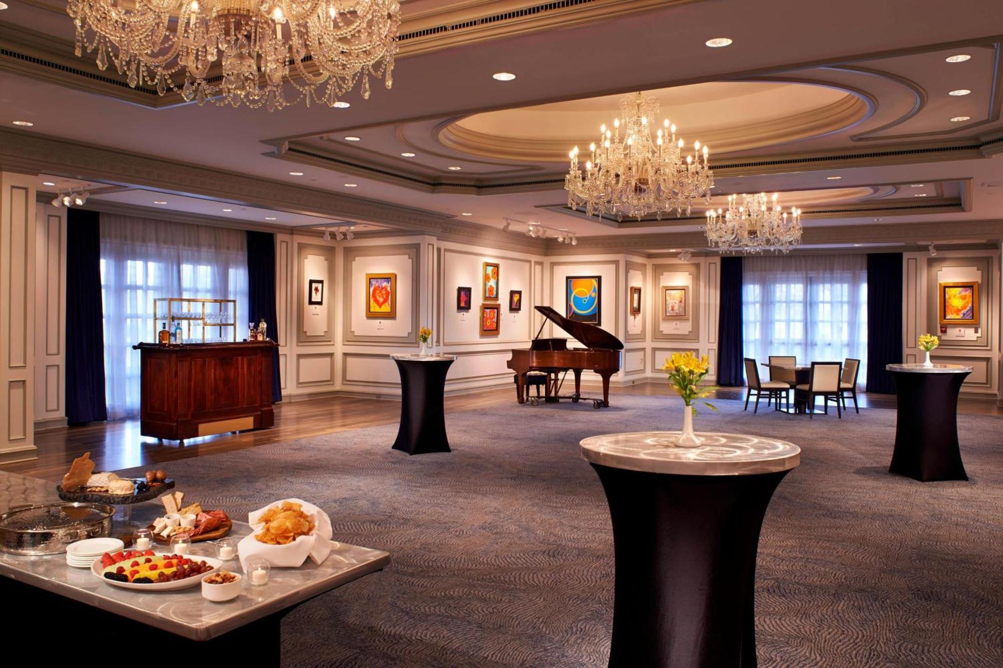 The Henry, Autograph Collection 4* Dearborn