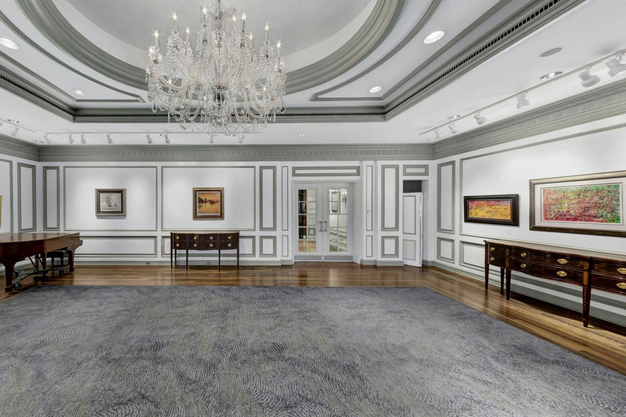 The Henry, Autograph Collection 4* Dearborn